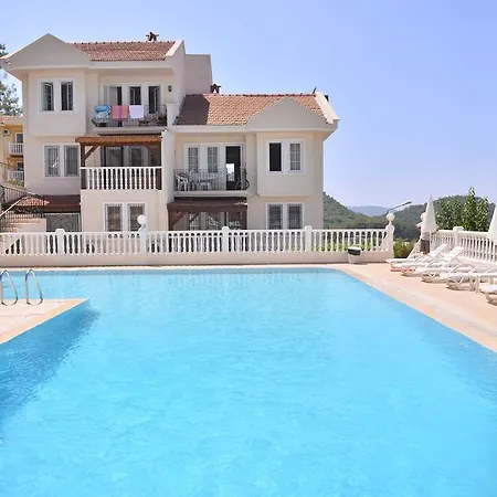 Pine Grove Upper C3 Apartment Oludeniz